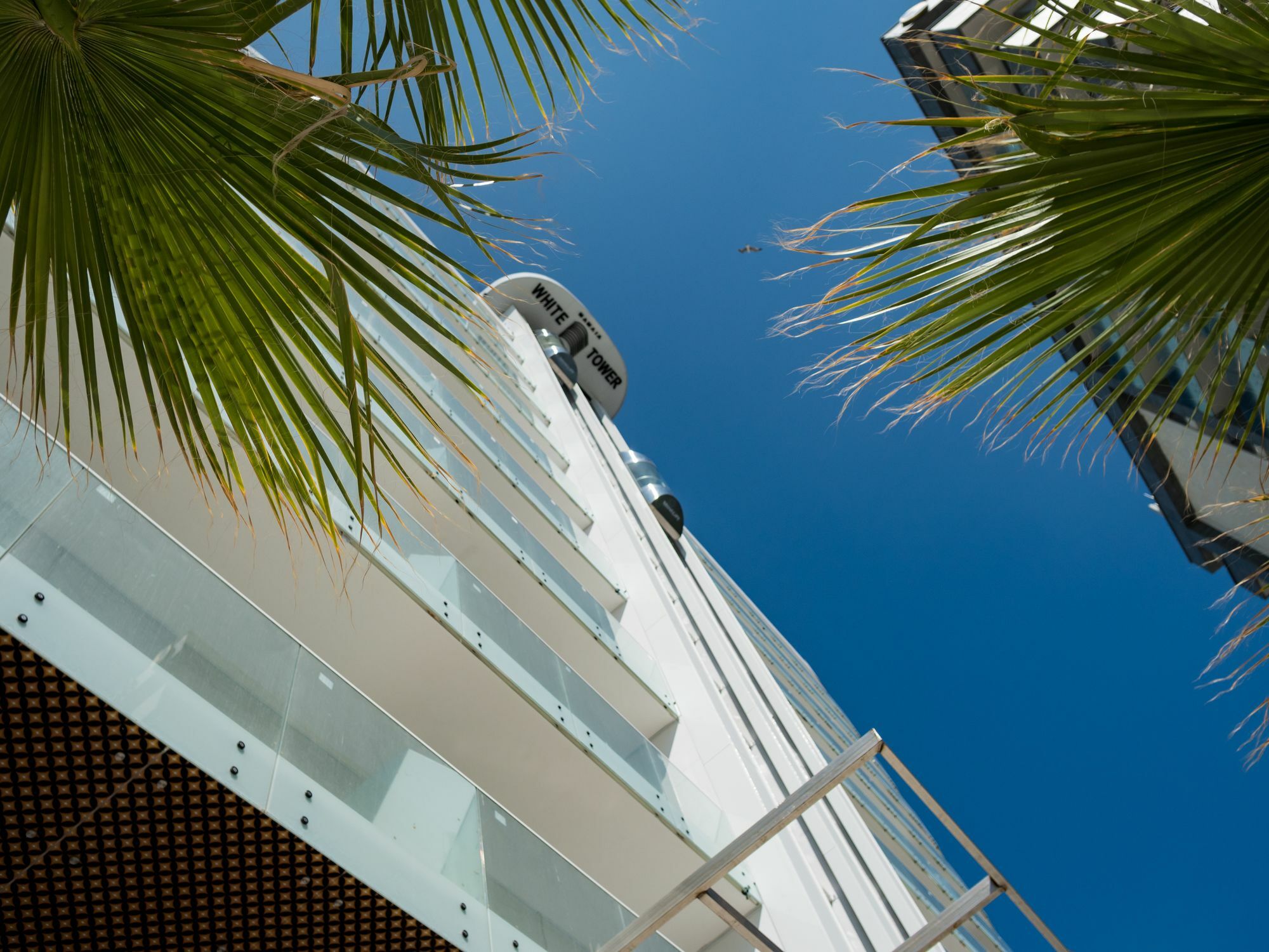 White Tower Mamaia Aparthotel Exterior photo